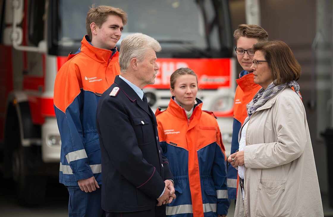 At Feuerwehr Ehrenamt