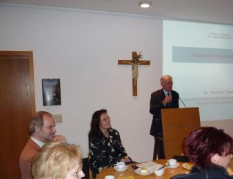 11. März 2009; Herr Dr. Reinhold Thiede, Leiter des Referates Soziale Sicherheit bei der Rentenversicherung Bund, referierte über "Alterssicherung von Frauen" bei der Seniorenunion Erfurt